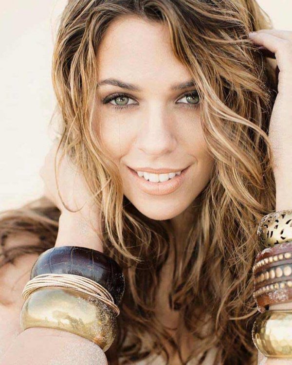 Vanessa Mai by Sandra Ludewig